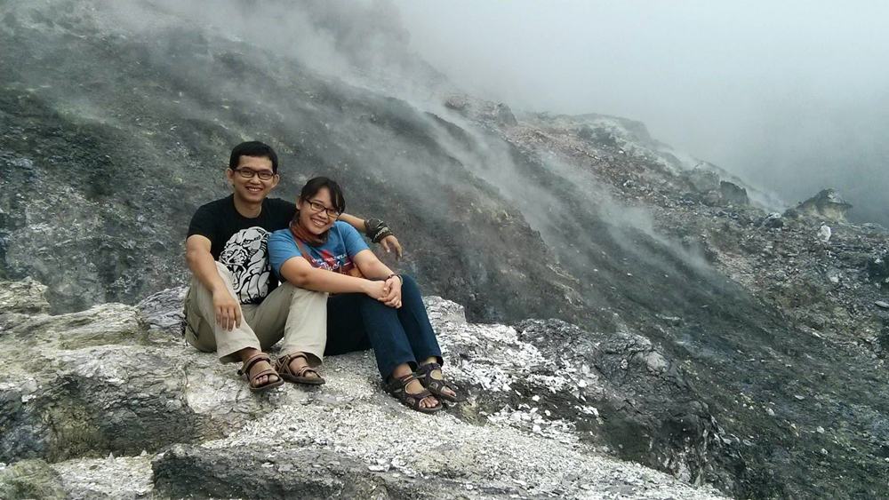 irvan taufik hiking bersama istri